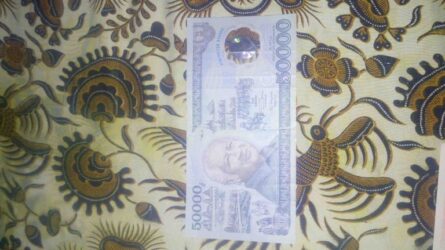 Uang Kertas Kuno Plastik 50 Ribu Rupiah  Tahun 1993 Pak Soeharto